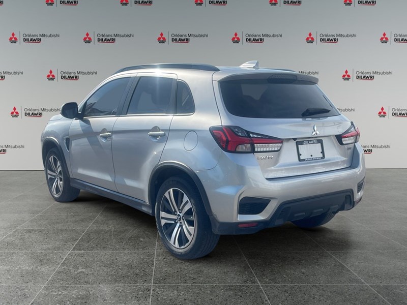 2022 Mitsubishi RVR SE AWC