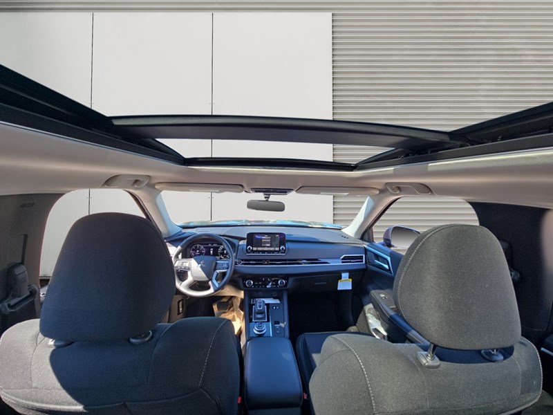 2025 Mitsubishi Outlander Plug-In Hybrid SE S-AWC