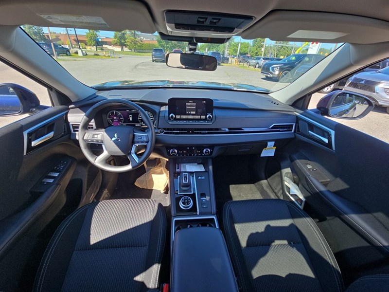 2025 Mitsubishi Outlander Plug-In Hybrid SE S-AWC