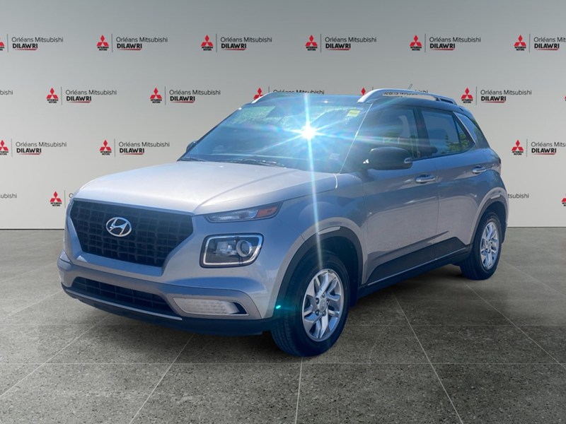 2023 Hyundai Venue Preferred IVT w/Two-Tone