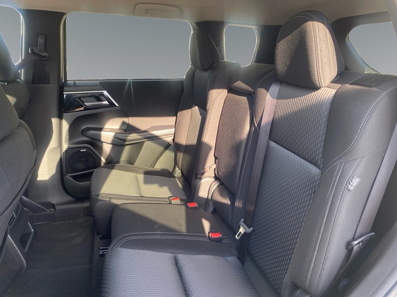 2025 Mitsubishi Outlander ES S-AWC