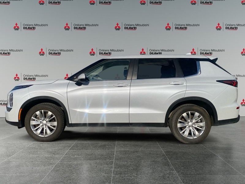 2025 Mitsubishi Outlander ES S-AWC