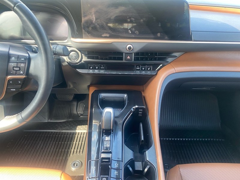 2025 Toyota Crown Signia Limited AWD