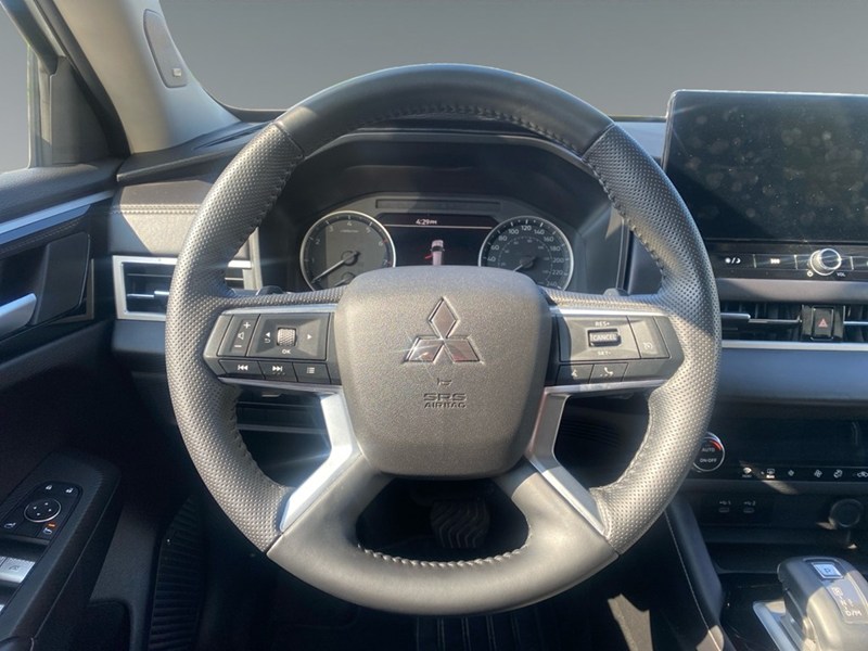 2025 Mitsubishi Outlander ES S-AWC