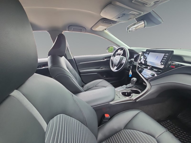 2024 Toyota Camry SE Auto