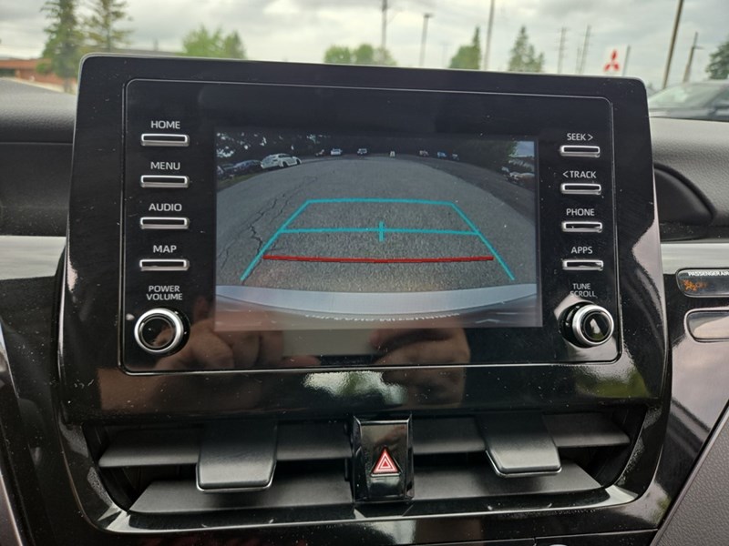 2024 Toyota Camry SE Auto