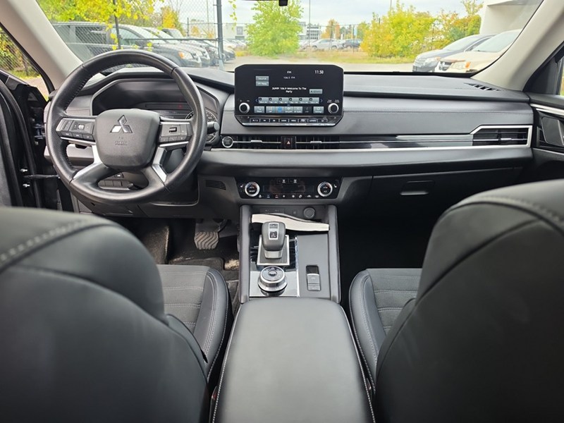 2024 Mitsubishi Outlander LE S-AWC