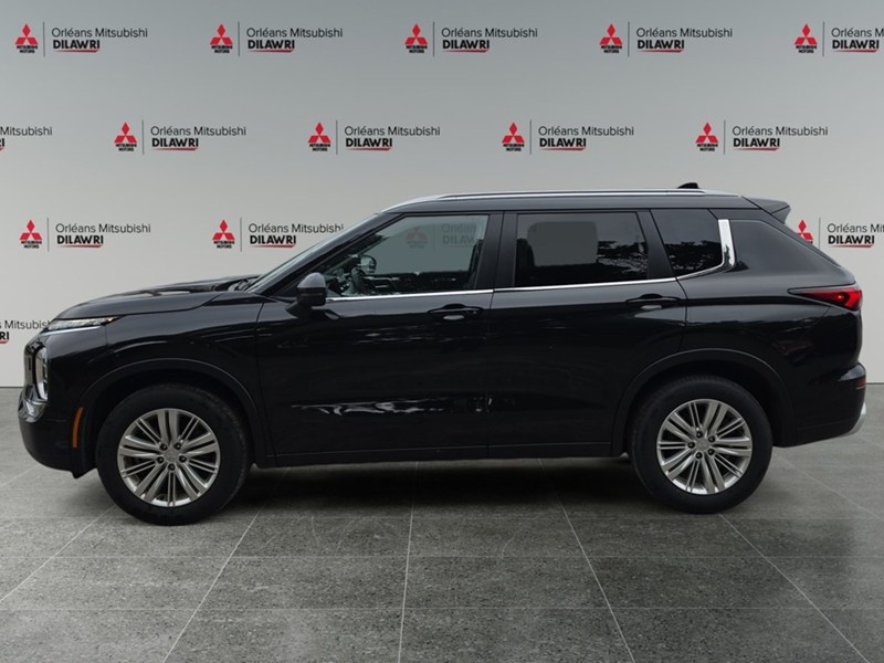 2024 Mitsubishi Outlander LE S-AWC