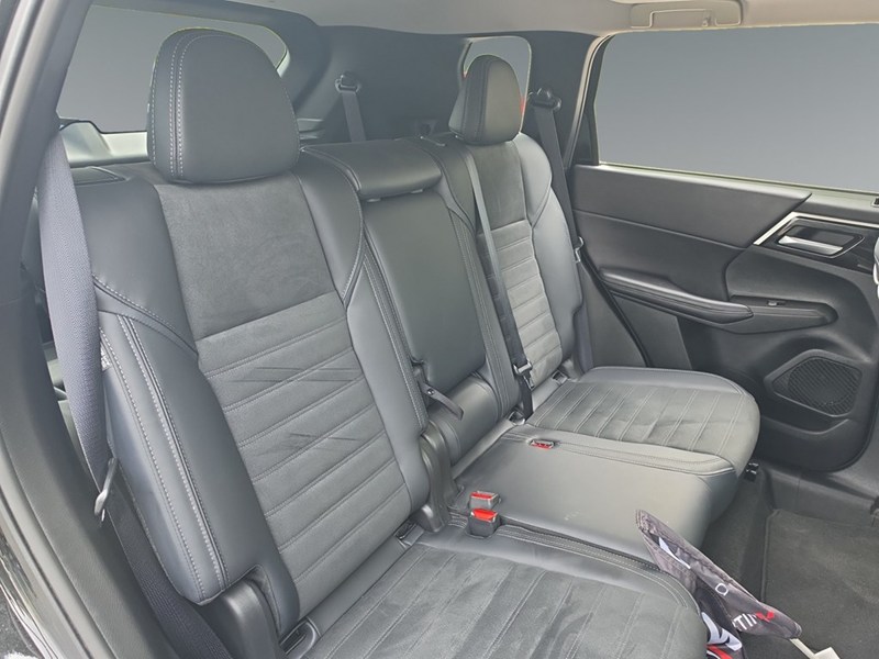 2024 Mitsubishi Outlander LE S-AWC