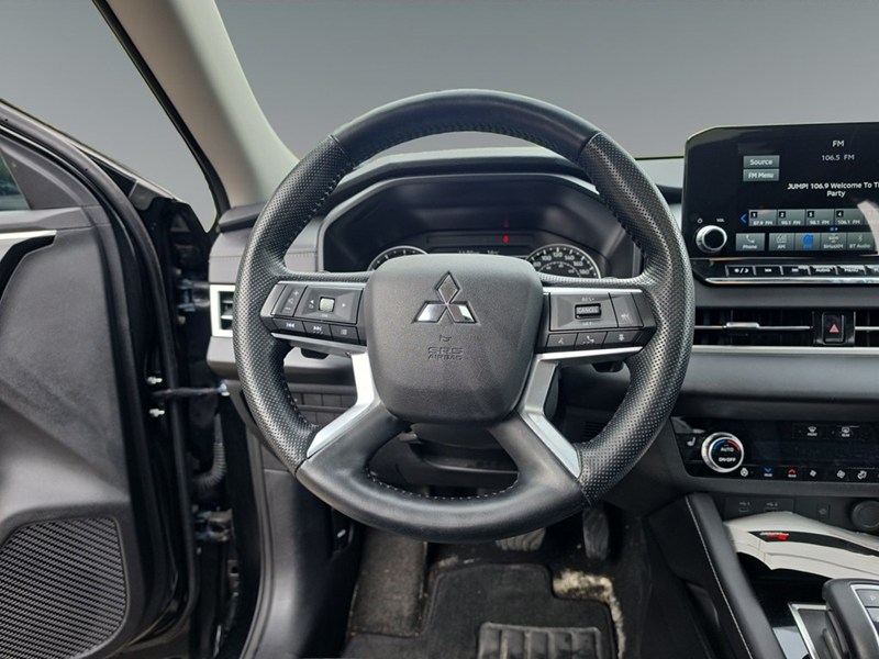 2024 Mitsubishi Outlander LE S-AWC