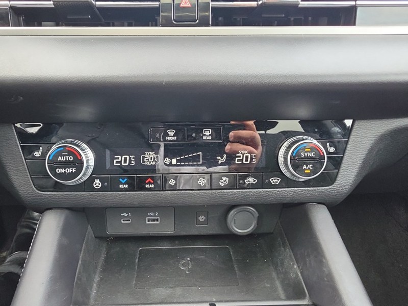 2024 Mitsubishi Outlander LE S-AWC