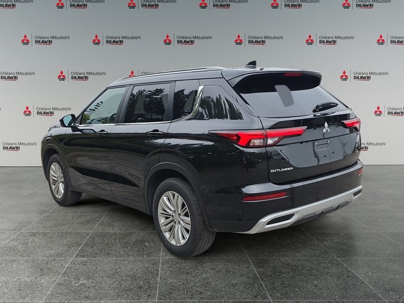 2024 Mitsubishi Outlander LE S-AWC