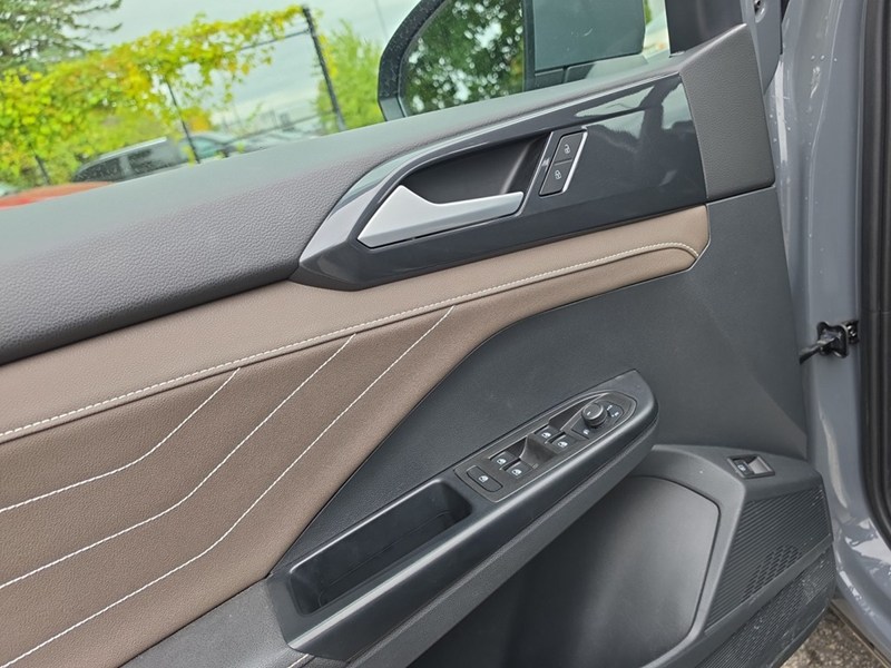 2024 Volkswagen Taos Highline 4MOTION