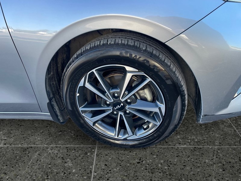 2023 Kia Forte EX IVT