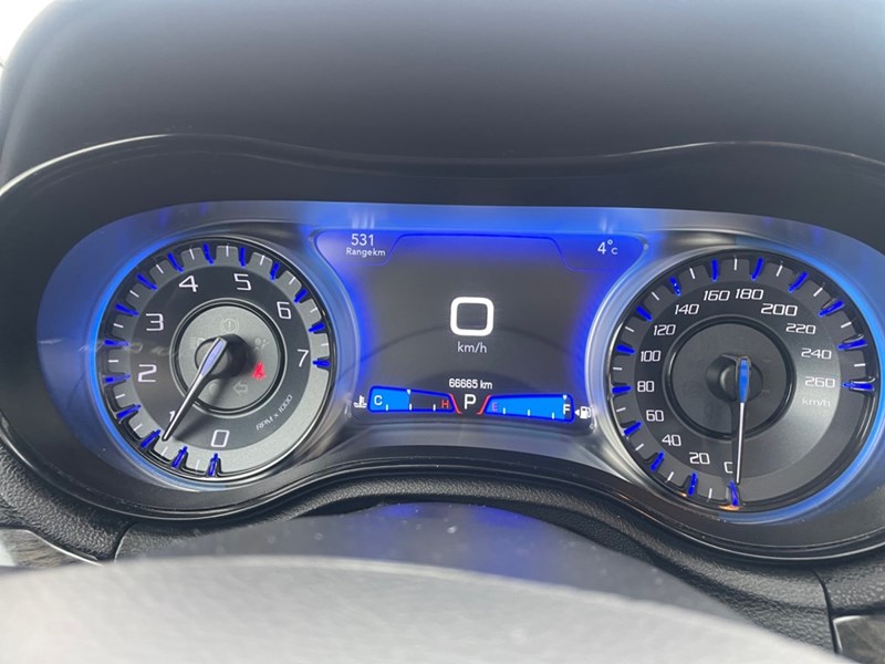 2023 Chrysler 300 300 Touring L AWD