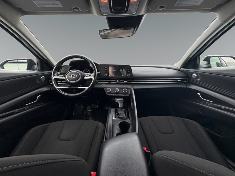 2022 Hyundai Elantra Preferred IVT