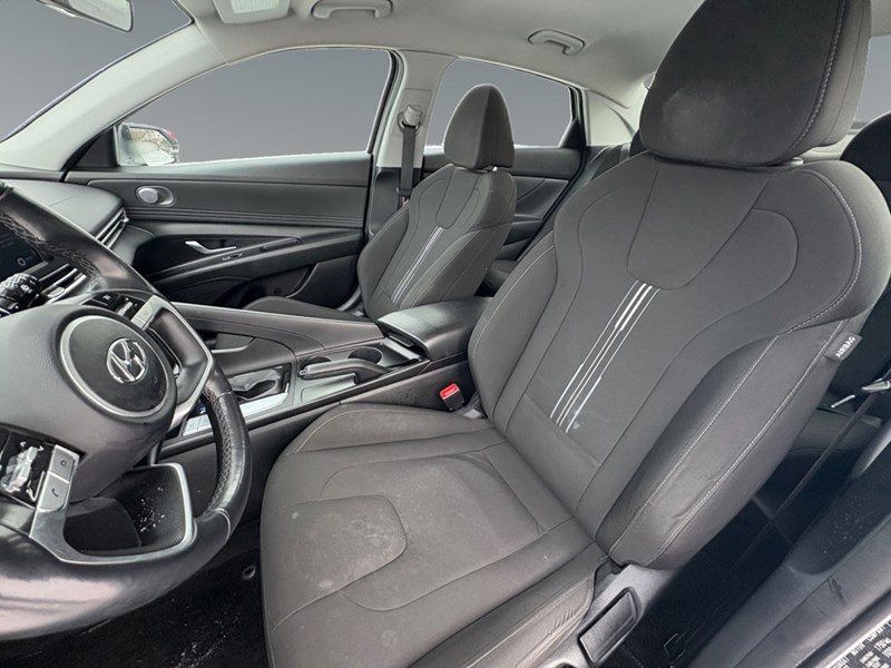 2022 Hyundai Elantra Preferred IVT