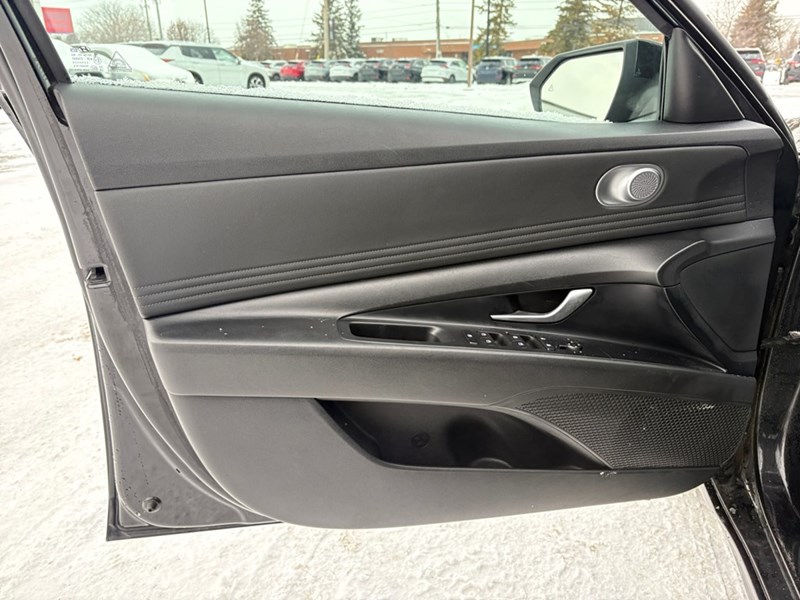 2022 Hyundai Elantra Preferred IVT