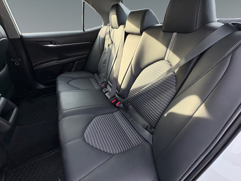 2024 Toyota Camry SE Auto