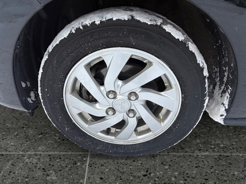 2024 Mitsubishi Mirage ES CVT