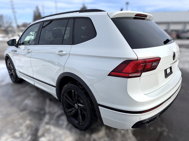 2024 Volkswagen Tiguan Comfortline R-Line Black Edition 4MOTION