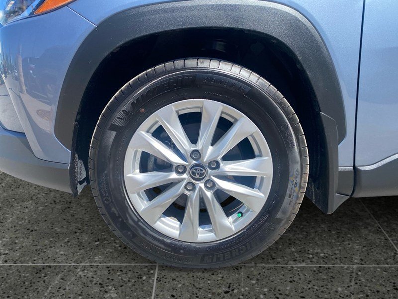 2024 Toyota Corolla Cross LE FWD