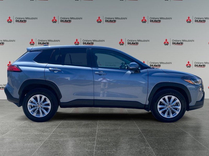 2024 Toyota Corolla Cross LE FWD