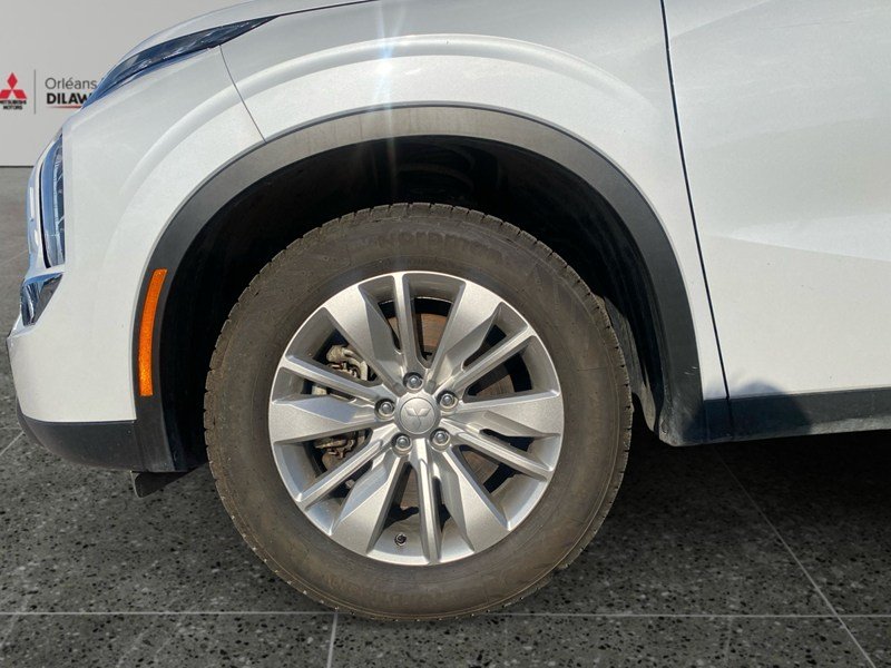 2025 Mitsubishi Outlander ES S-AWC