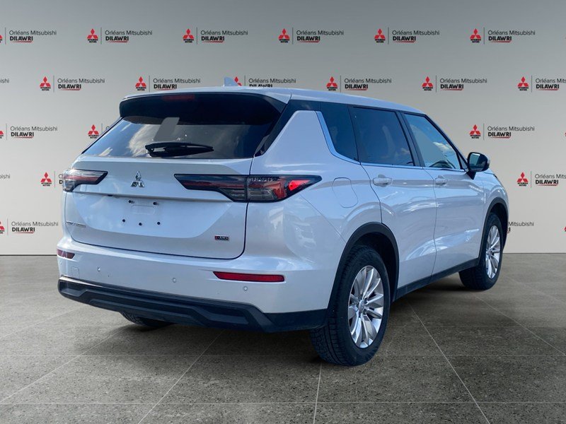 2025 Mitsubishi Outlander ES S-AWC