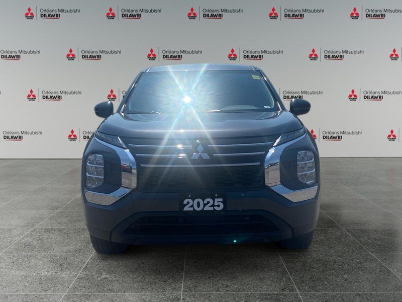 2025 Mitsubishi Outlander ES S-AWC