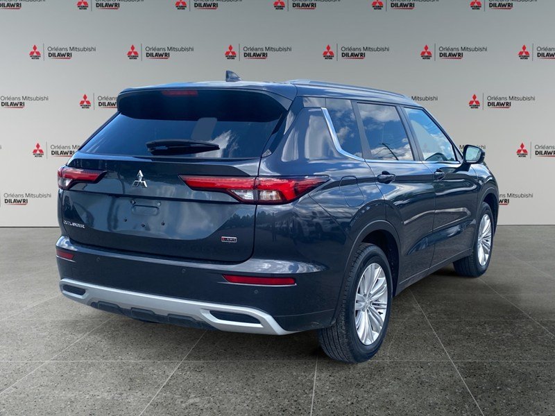 2024 Mitsubishi Outlander LE S-AWC
