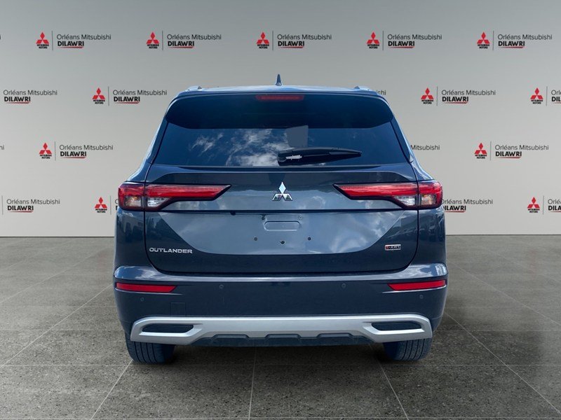 2024 Mitsubishi Outlander LE S-AWC