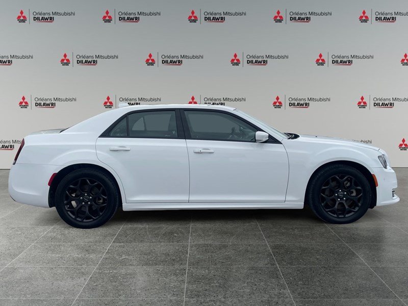 2023 Chrysler 300 300 Touring L AWD