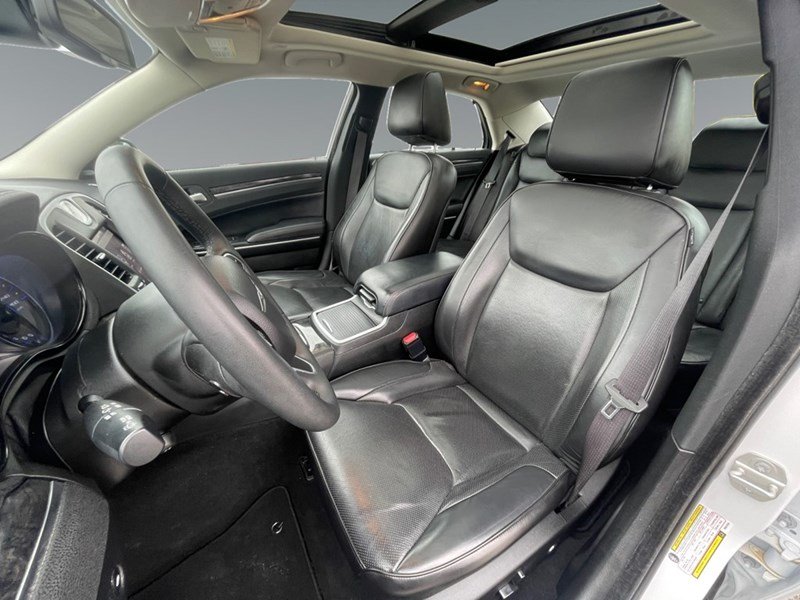 2023 Chrysler 300 300 Touring L AWD