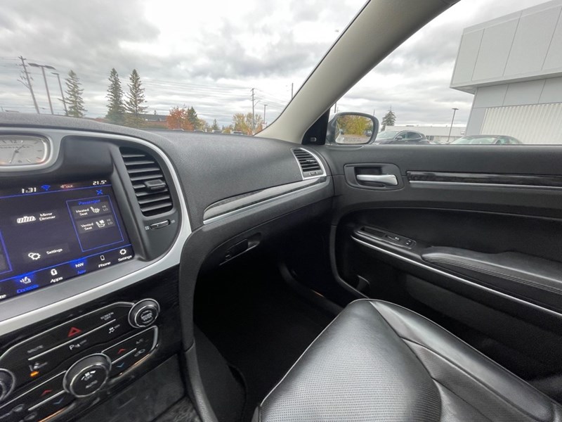 2023 Chrysler 300 300 Touring L AWD