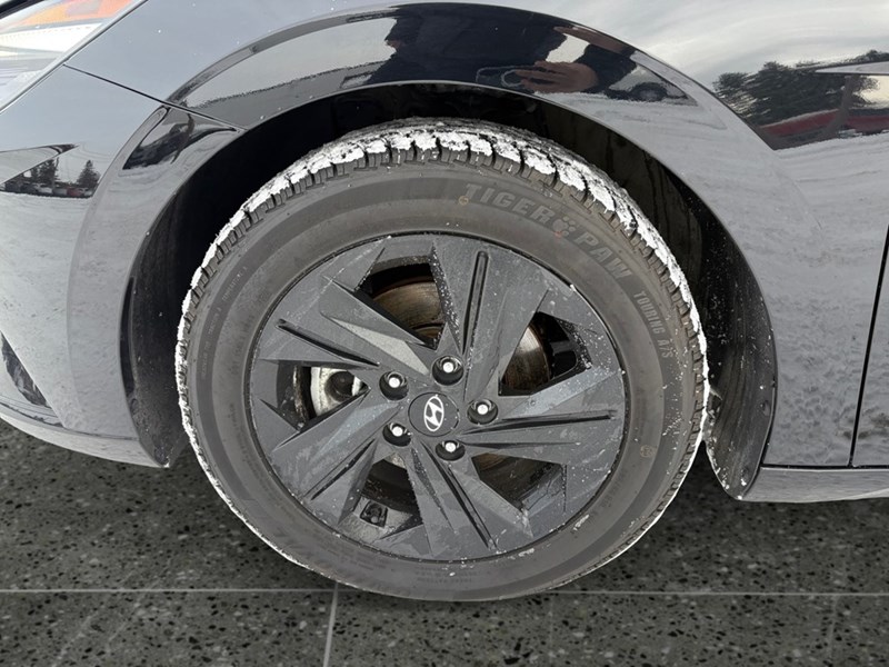 2022 Hyundai Elantra Preferred IVT