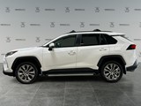 2020 Toyota RAV4 XLE image 2