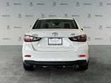 2017 Toyota Yaris Base (M6) image 4