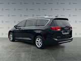 2018 Chrysler Pacifica Touring-L Plus image 3