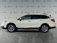 2017 Subaru Outback 2.5i Touring w/Tech | Ultra Low KM’s