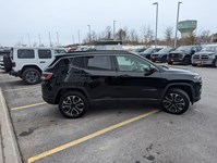 2023 Jeep Compass Limited 4x4 | Leather, Pano Roof, Premium Sound