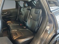 2022 Jeep Cherokee Altitude 4x4 V6 | Ultra Low KM's