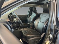 2022 Jeep Cherokee Altitude 4x4 V6 | Ultra Low KM's