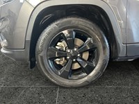 2022 Jeep Cherokee Altitude 4x4 V6 | Ultra Low KM's