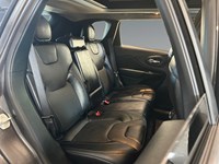 2022 Jeep Cherokee Altitude 4x4 V6 | Ultra Low KM's