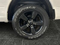 2021 RAM 1500 Classic Express 4x4 Crew Cab | Hemi V8 | Low KM's