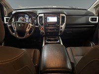2017 Nissan Titan 4WD Crew Cab SV