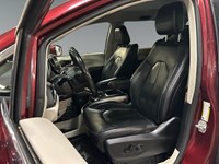 2022 Chrysler Pacifica Hybrid Touring L | Local Trade IN