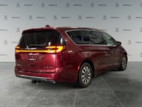 2022 Chrysler Pacifica Hybrid Touring L | Local Trade IN