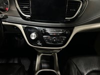 2022 Chrysler Pacifica Hybrid Touring L | Local Trade IN